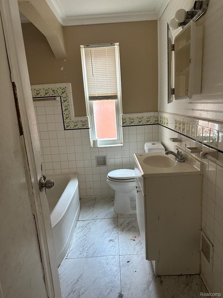 18043 Syracuse Street Detroit City MI 48234