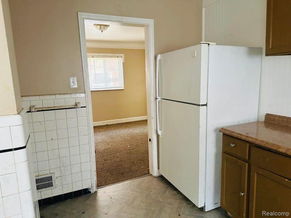 18043 Syracuse Street Detroit City MI 48234