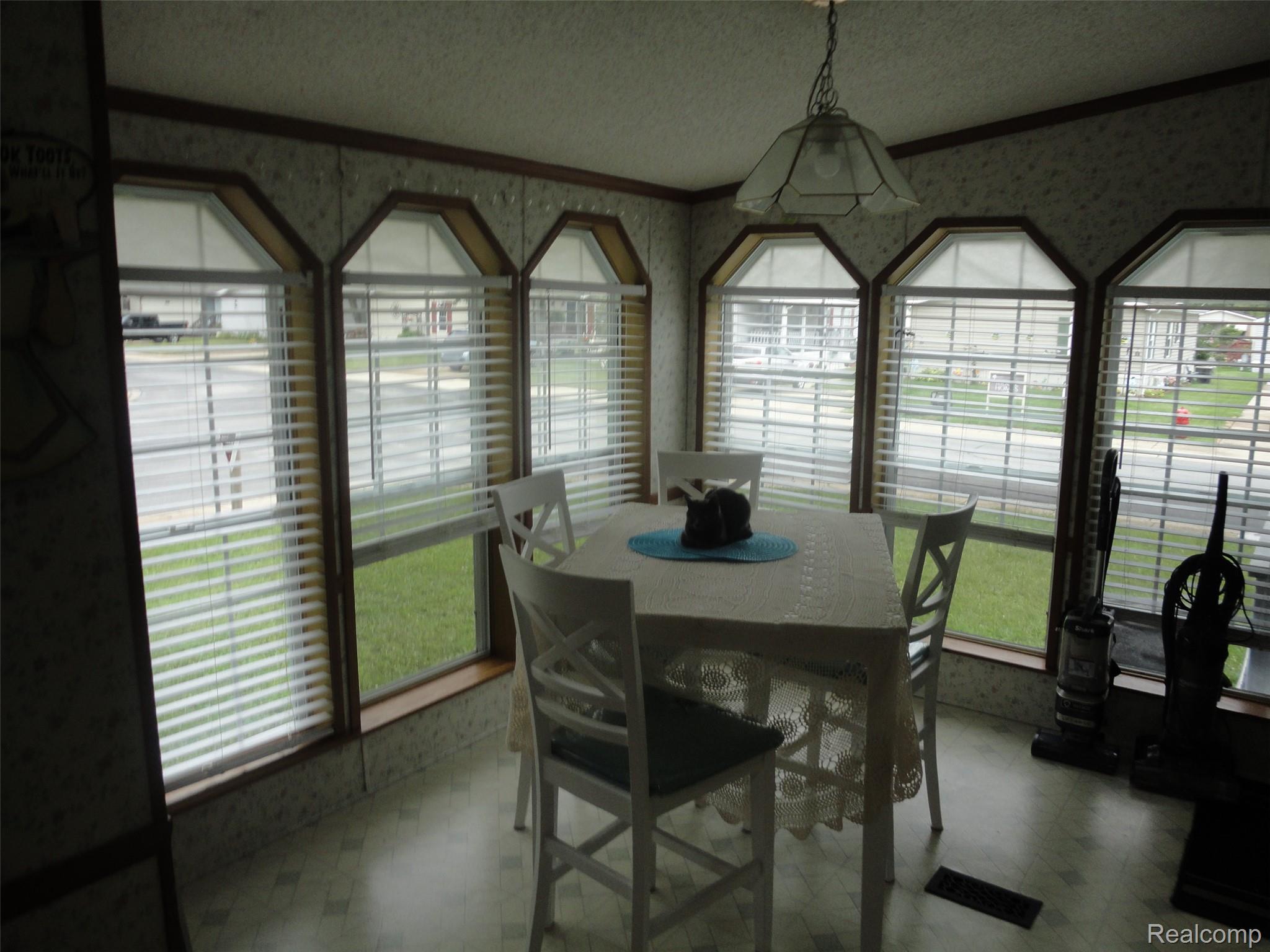 251 Inverness Bedford Township MI 48182