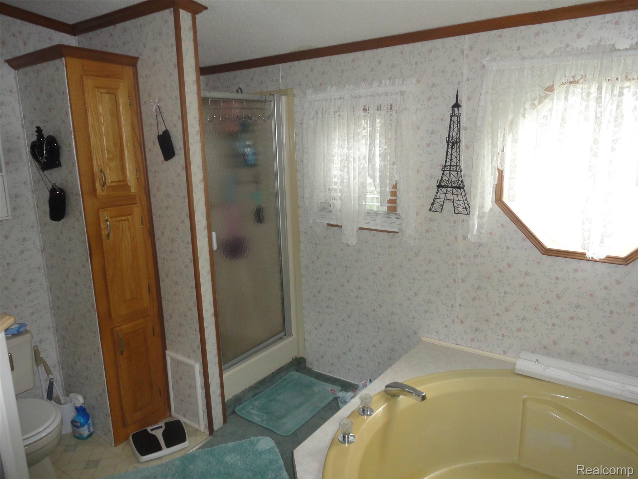 251 Inverness Bedford Township MI 48182