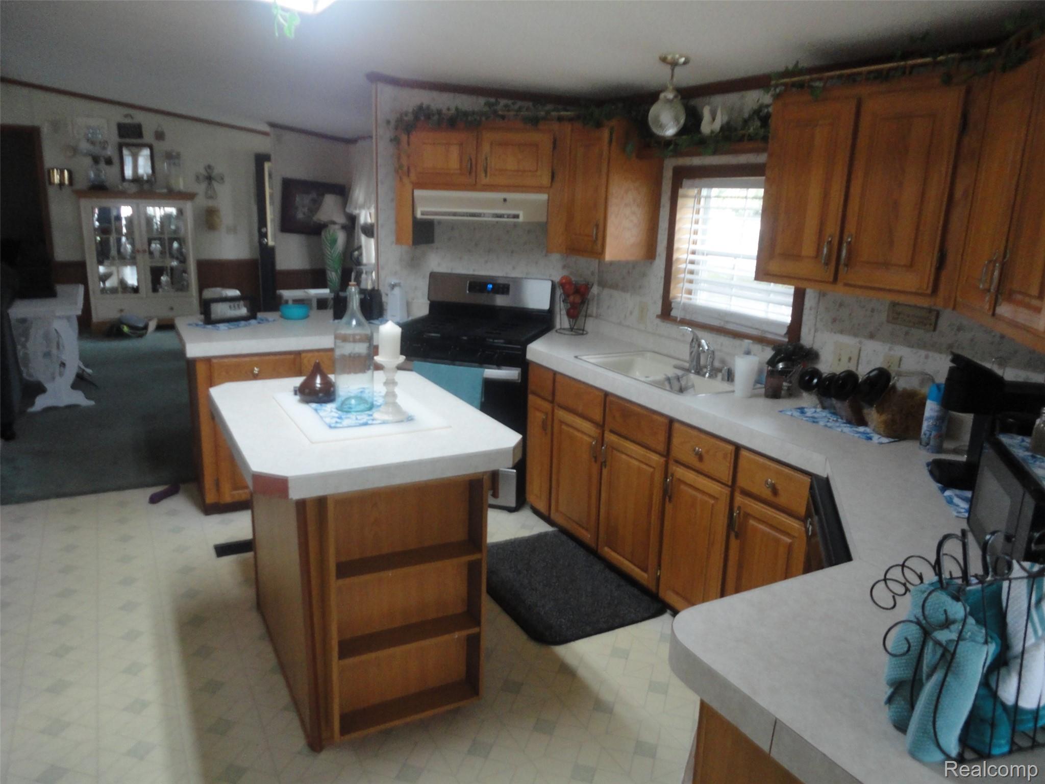 251 Inverness Bedford Township MI 48182