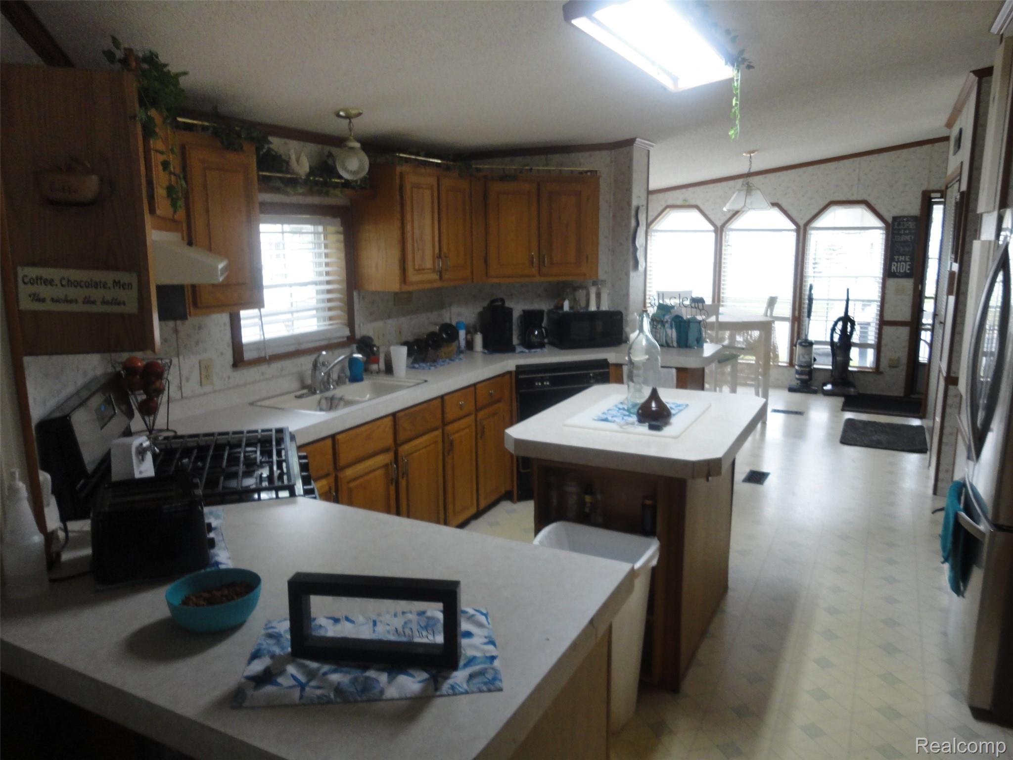 251 Inverness Bedford Township MI 48182