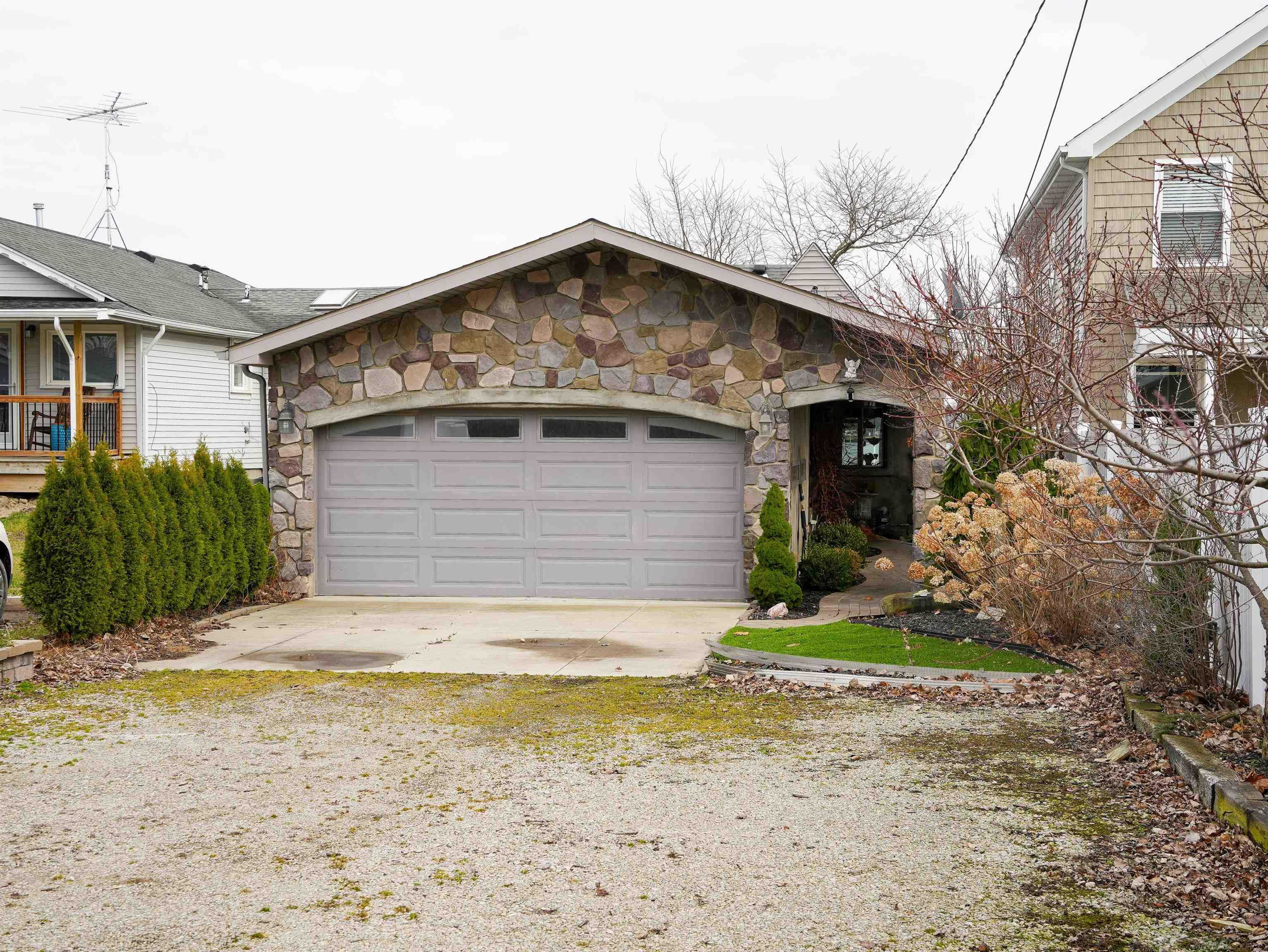 5403 Pointe Drive East China Township MI 48054