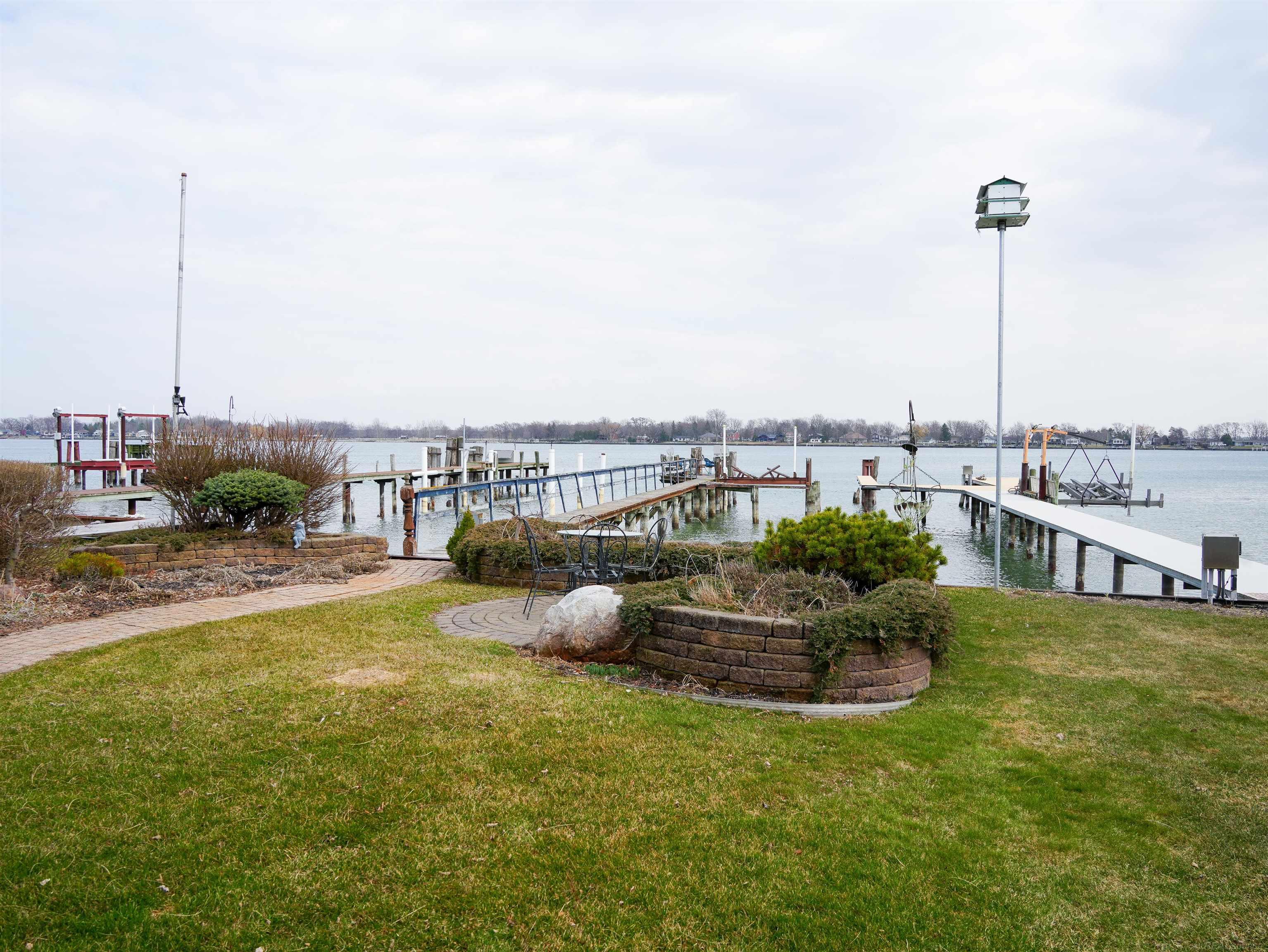 5403 Pointe Drive East China Township MI 48054