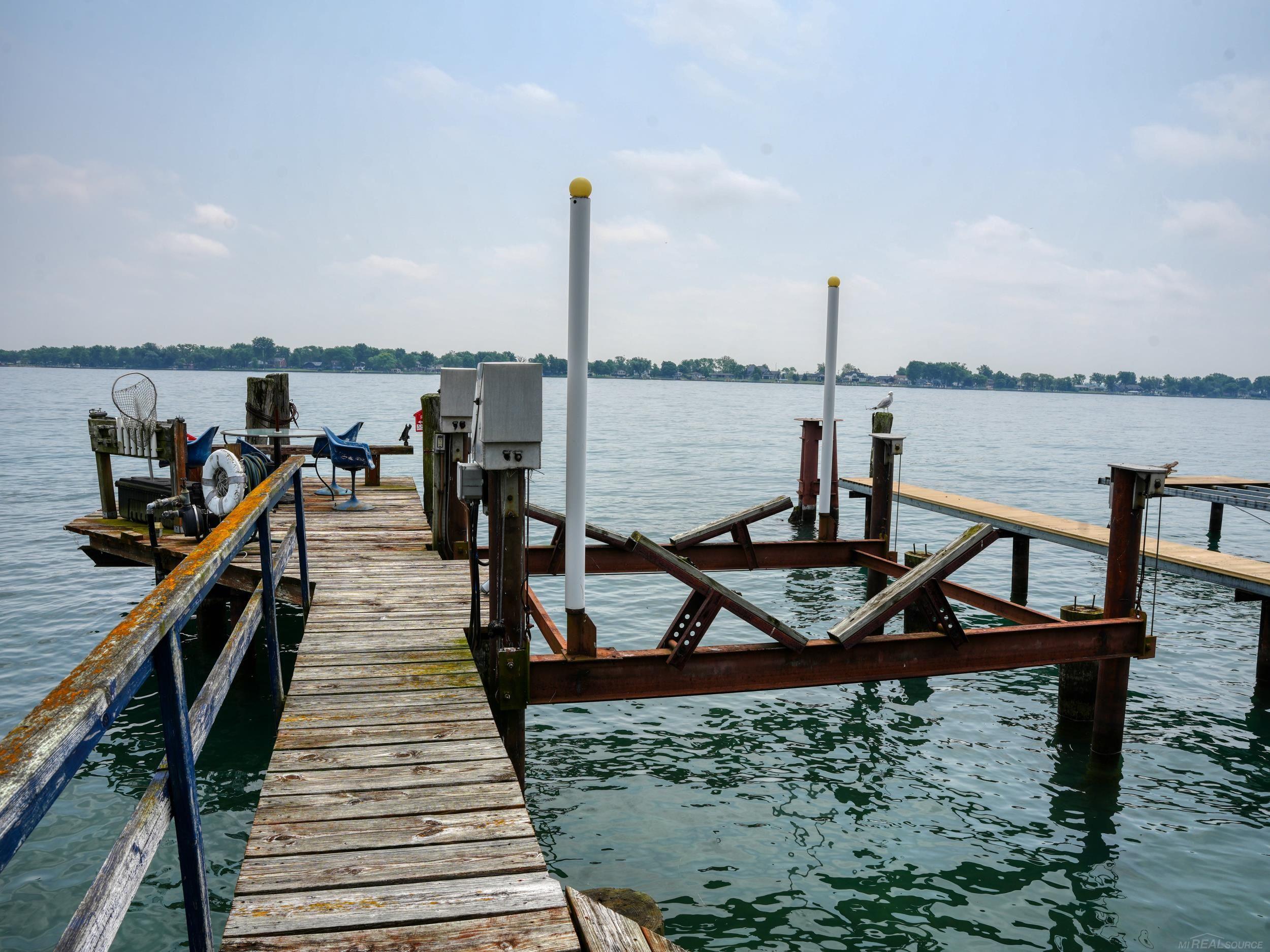 5403 Pointe Drive East China Township MI 48054