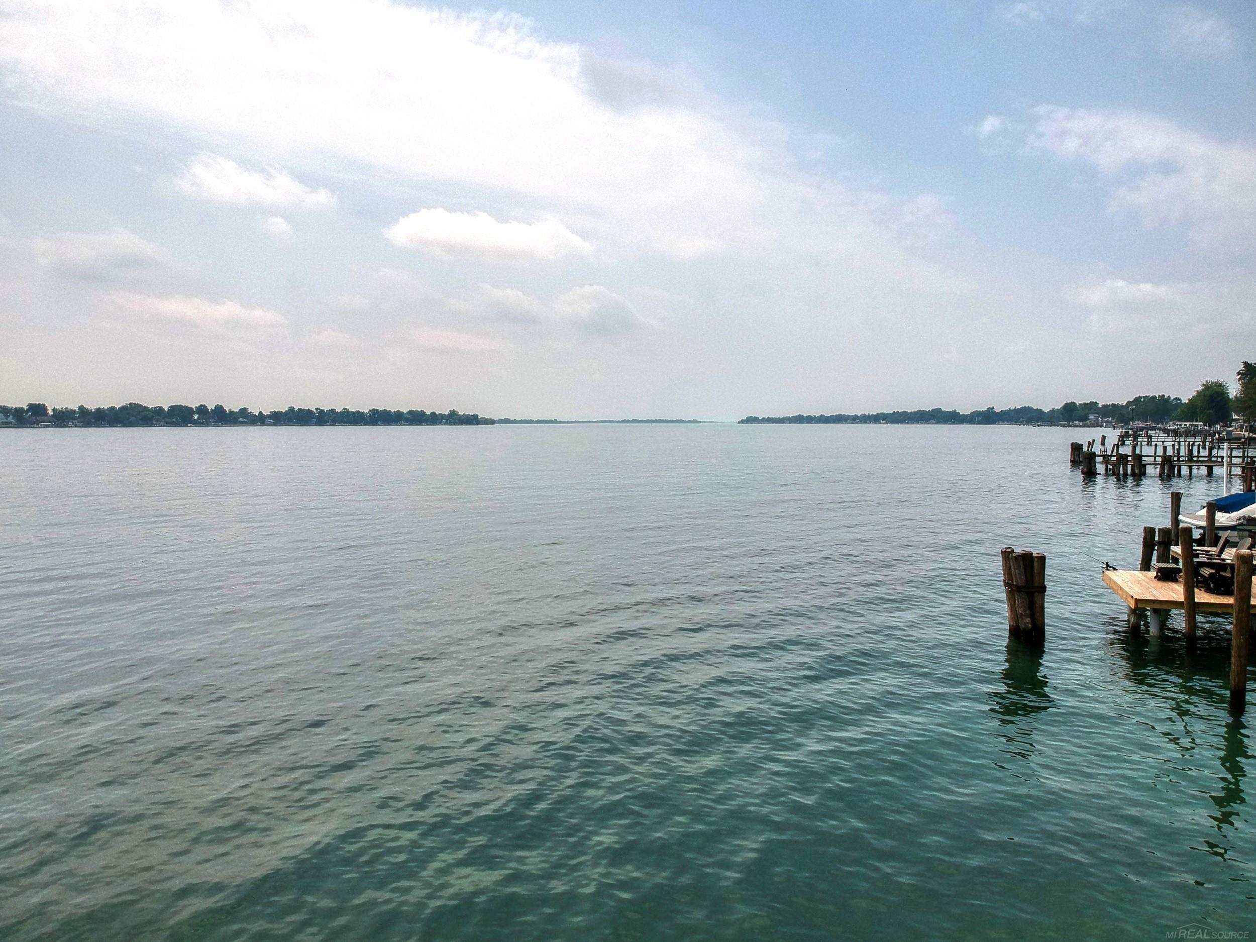 5403 Pointe Drive East China Township MI 48054