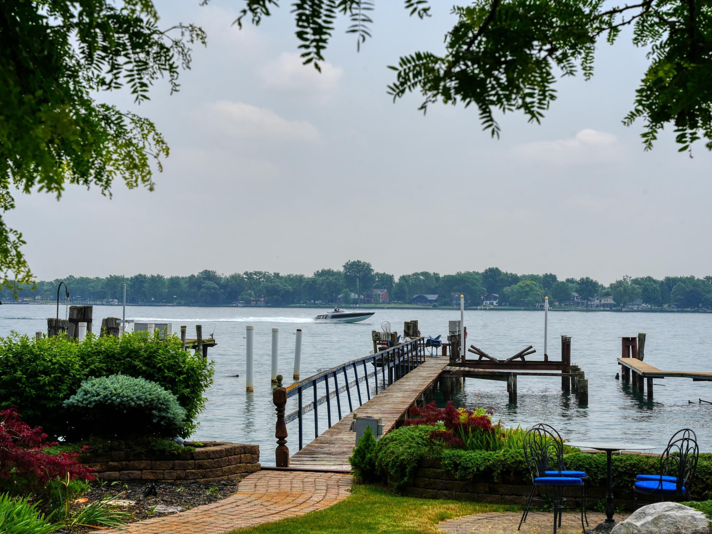 5403 Pointe Drive East China Township MI 48054