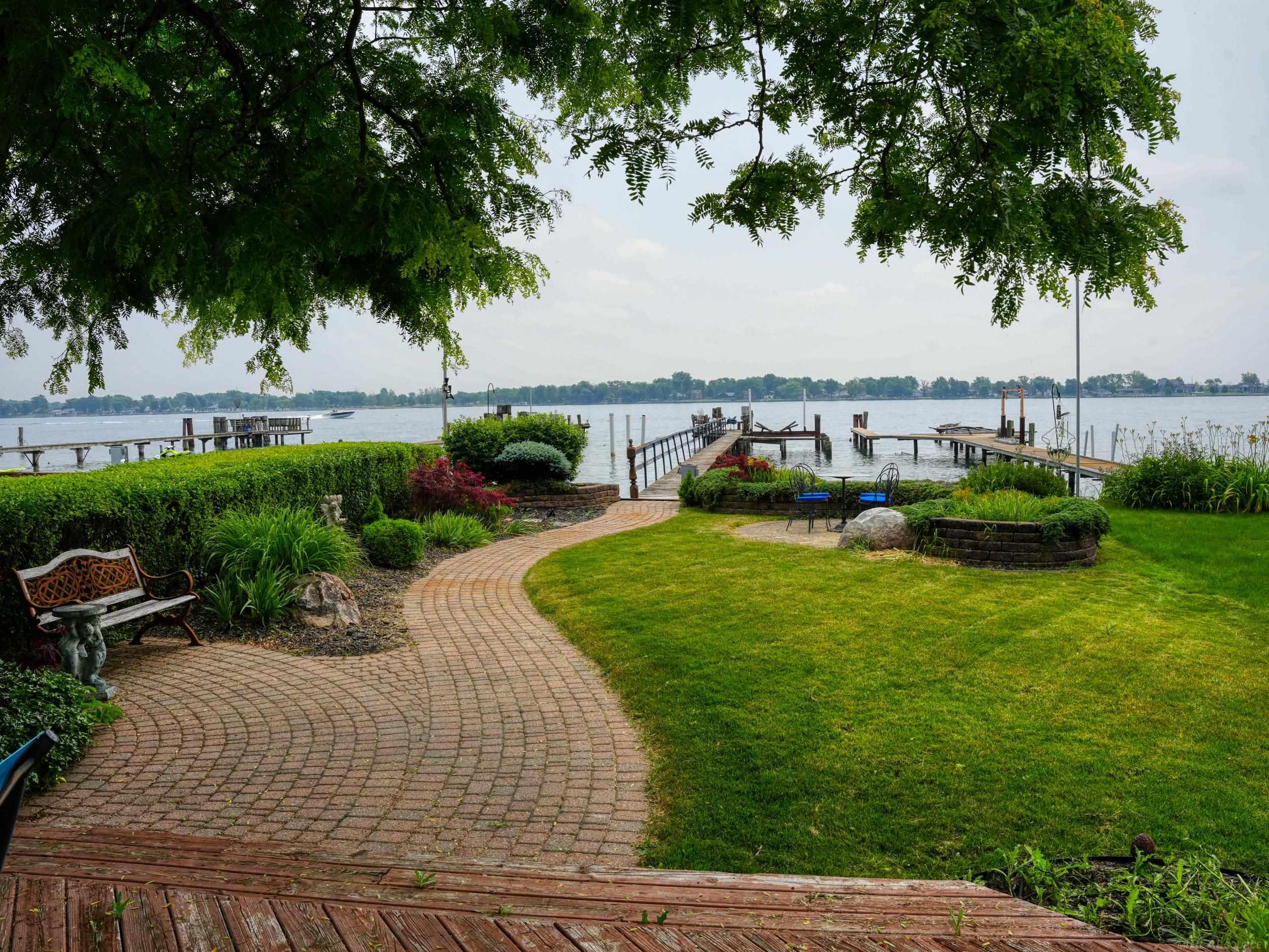 5403 Pointe Drive East China Township MI 48054