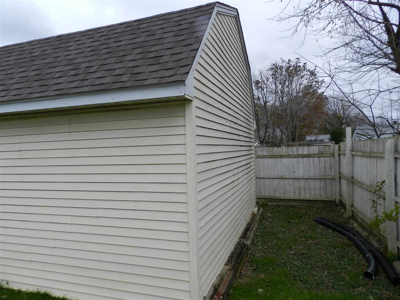 1051 W Mclean Flint City MI 48507