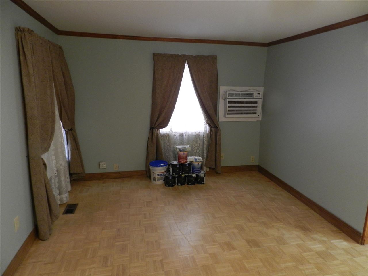 1051 W Mclean Flint City MI 48507