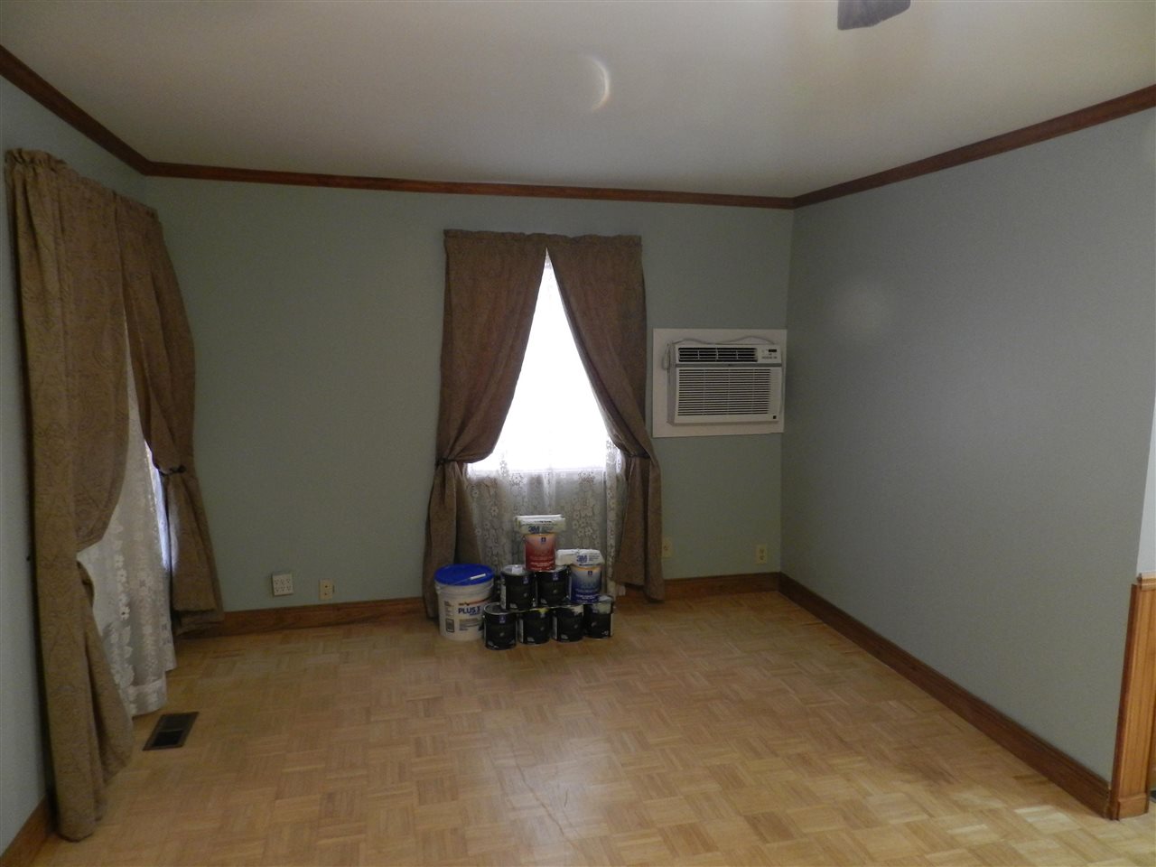 1051 W Mclean Flint City MI 48507