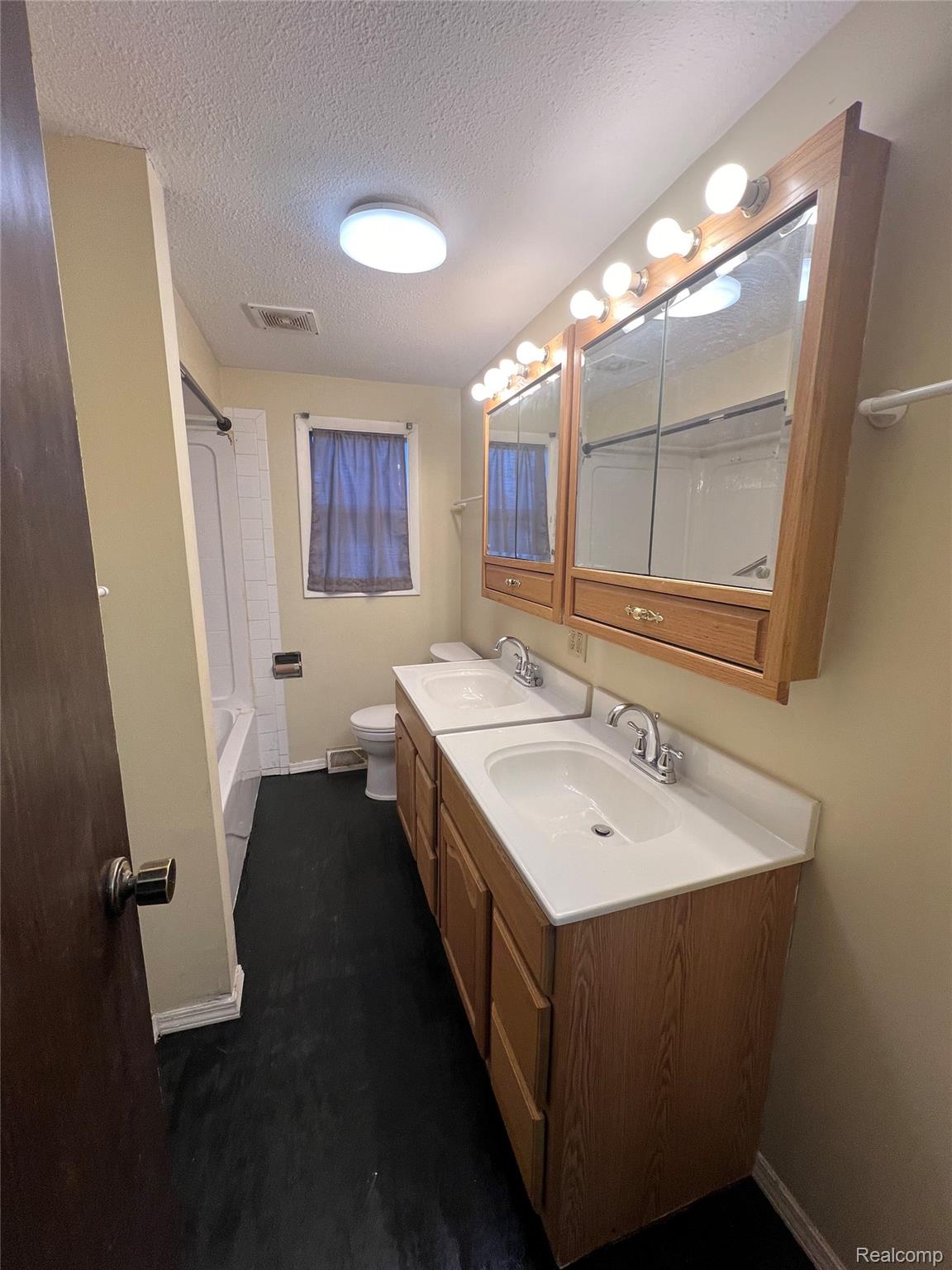 2517 Mackinaw Street Saginaw City MI 48602