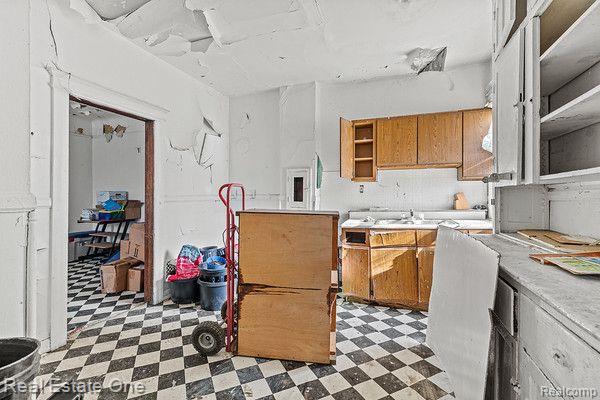 1825 Helen Street Detroit City MI 48207