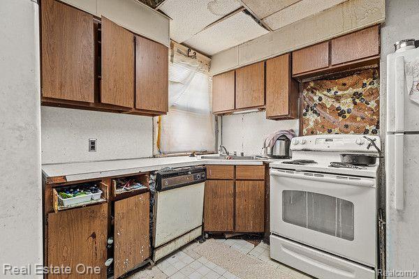 1825 Helen Street Detroit City MI 48207
