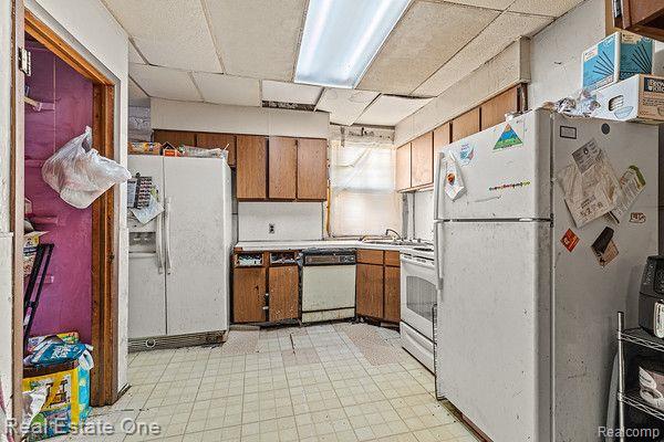 1825 Helen Street Detroit City MI 48207