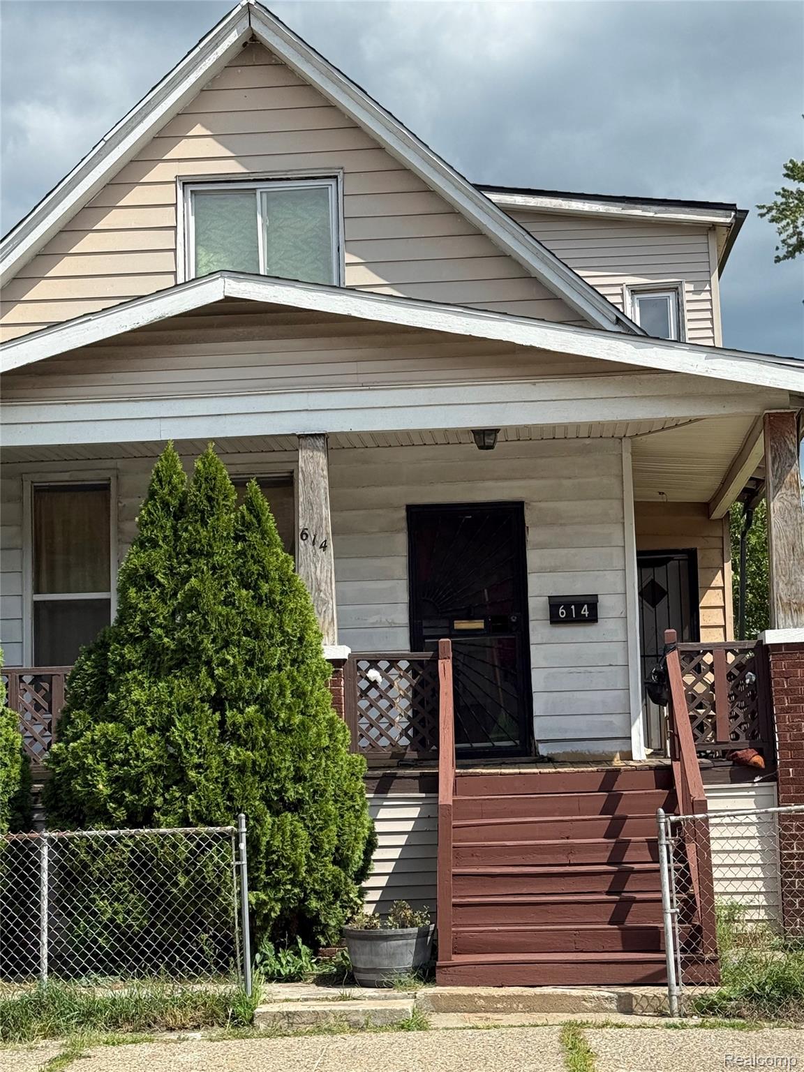 614 Field Street Detroit City MI 48214