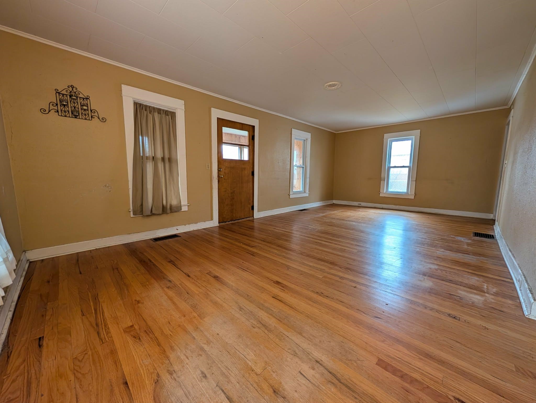 822 N River Avenue Alma City MI 48881