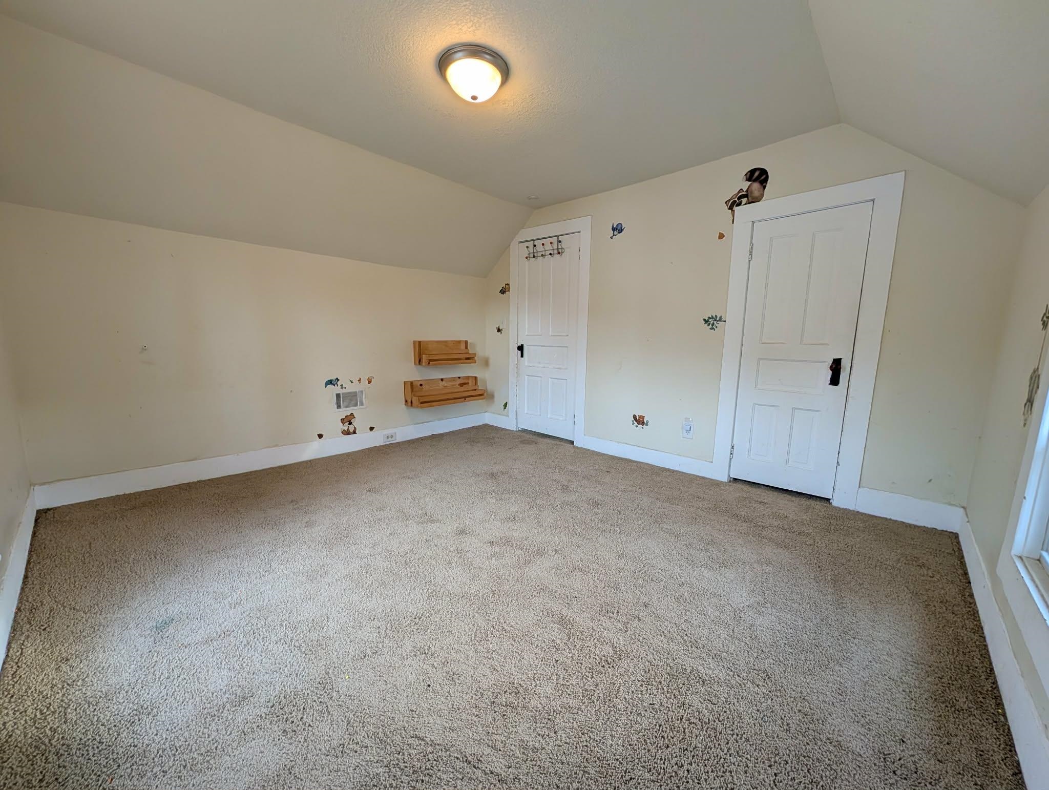 822 N River Avenue Alma City MI 48881