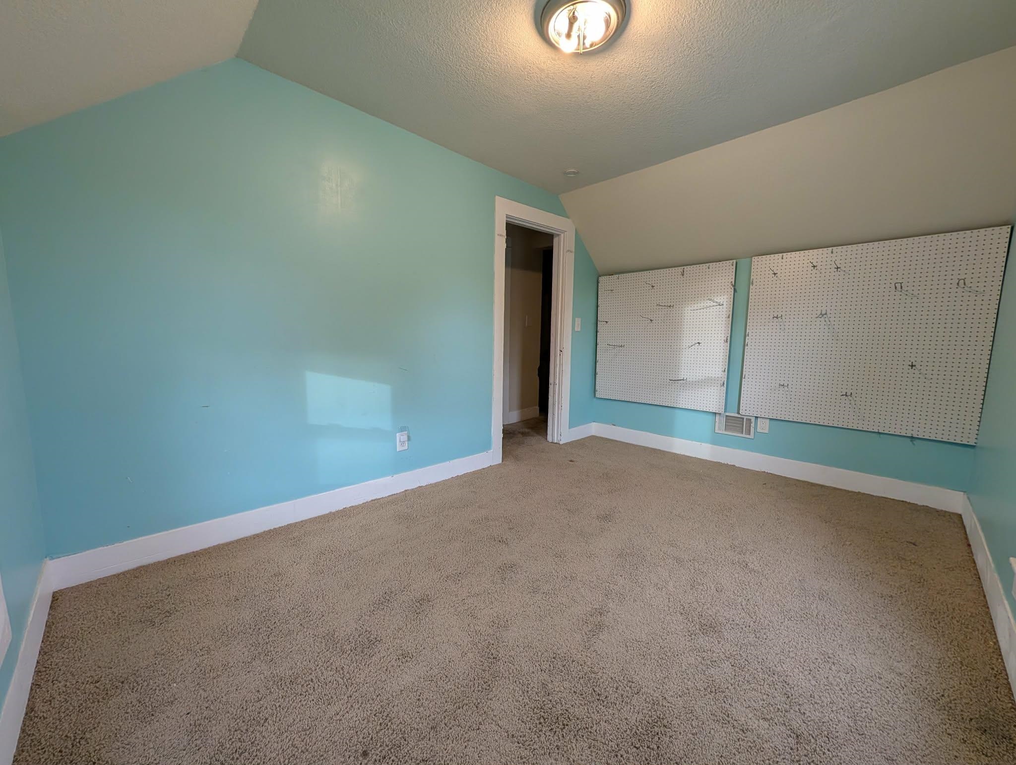 822 N River Avenue Alma City MI 48881