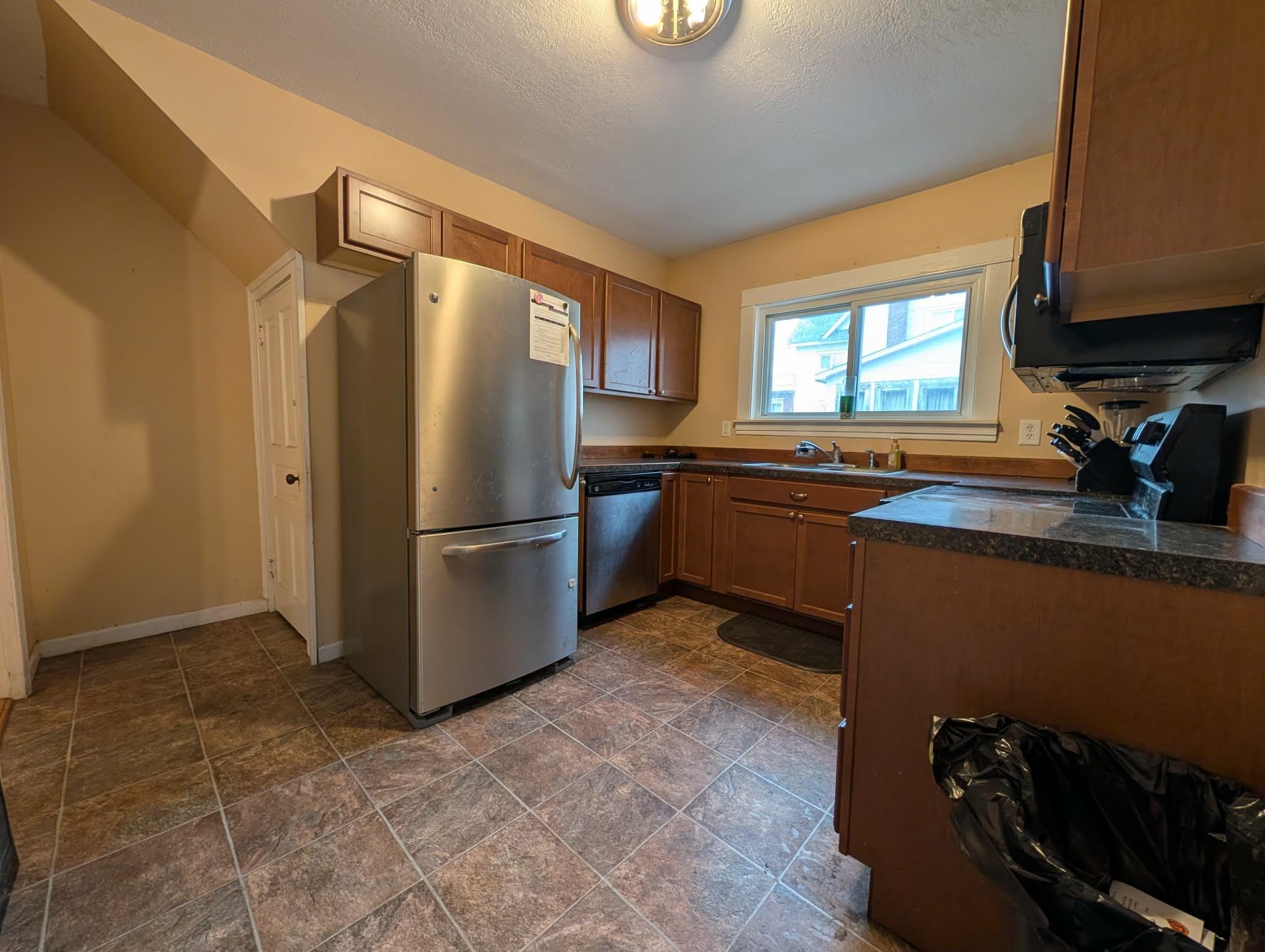 822 N River Avenue Alma City MI 48881