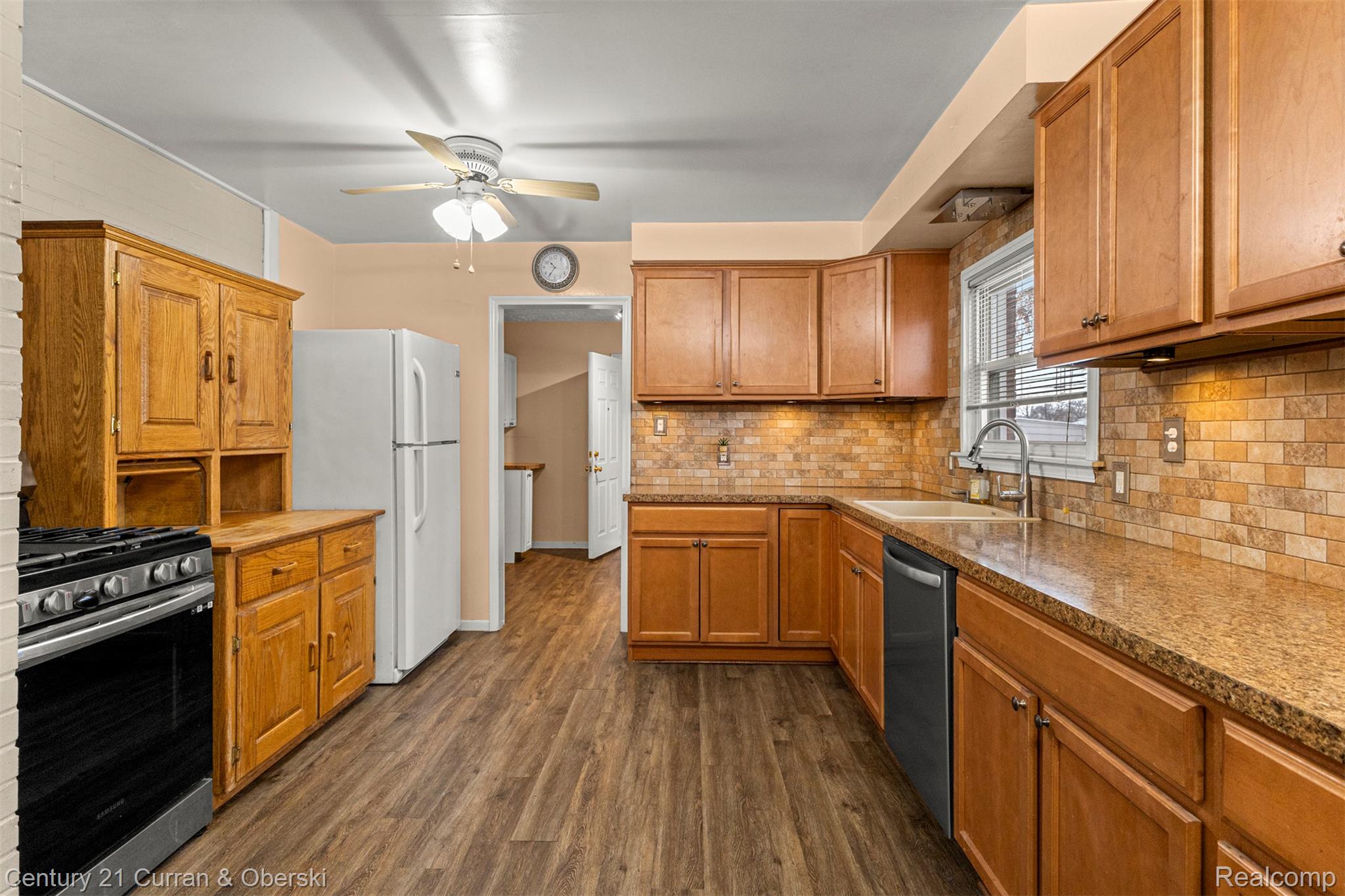 17271 Hamilton Avenue Allen Park City MI 48101