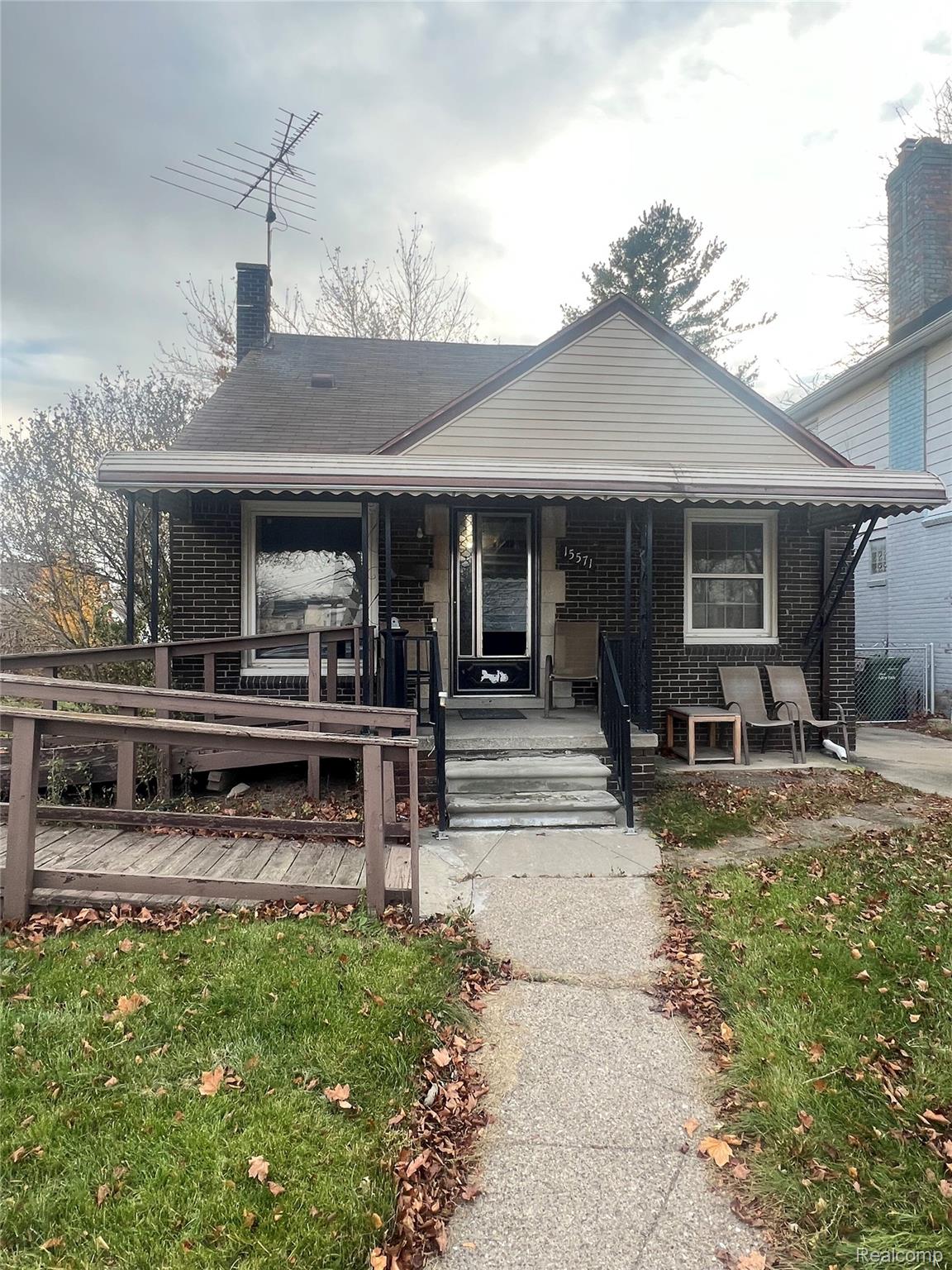 15571 White Avenue Allen Park City MI 48101