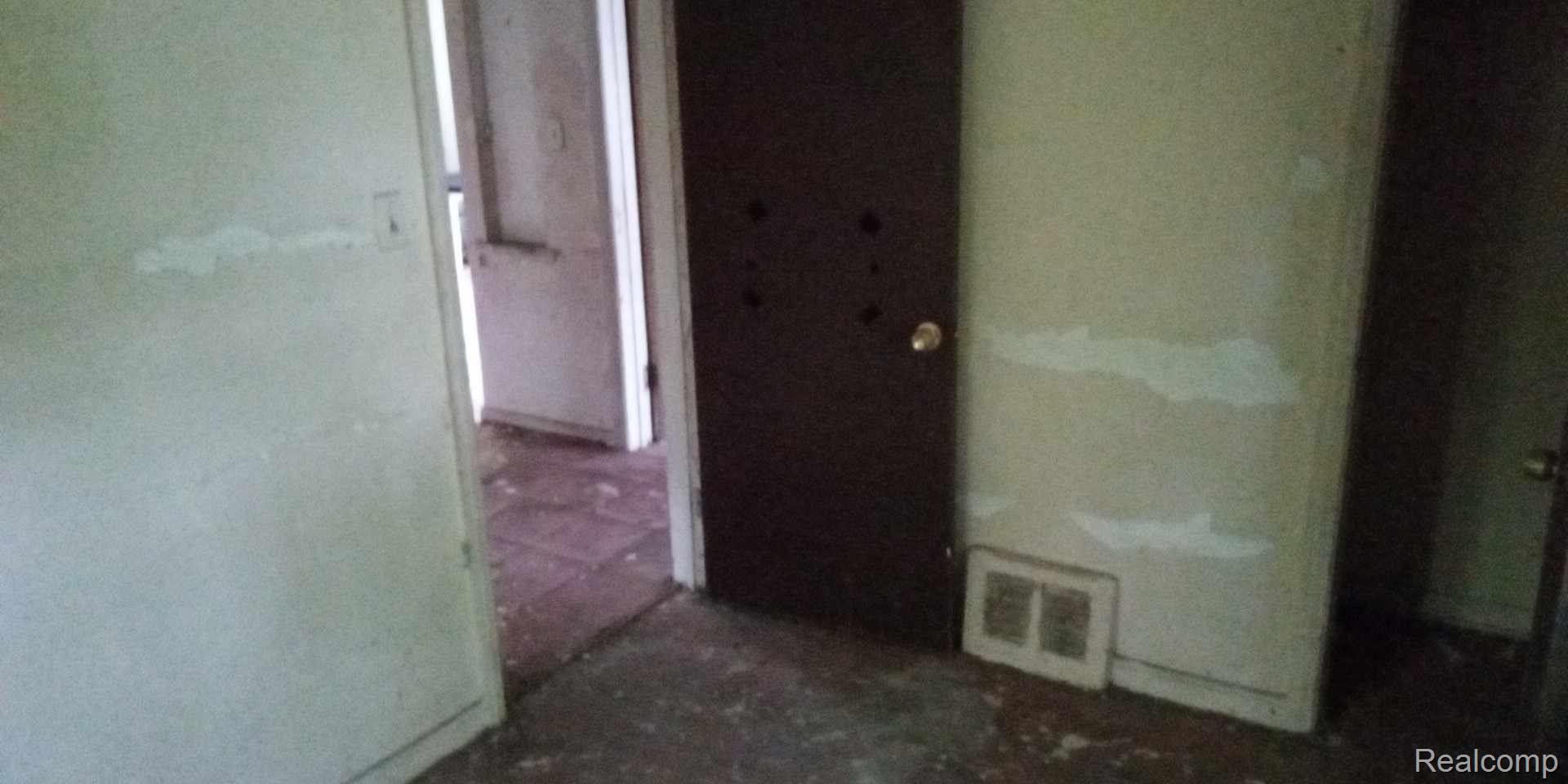 18620 Maine Street Detroit City MI 48234