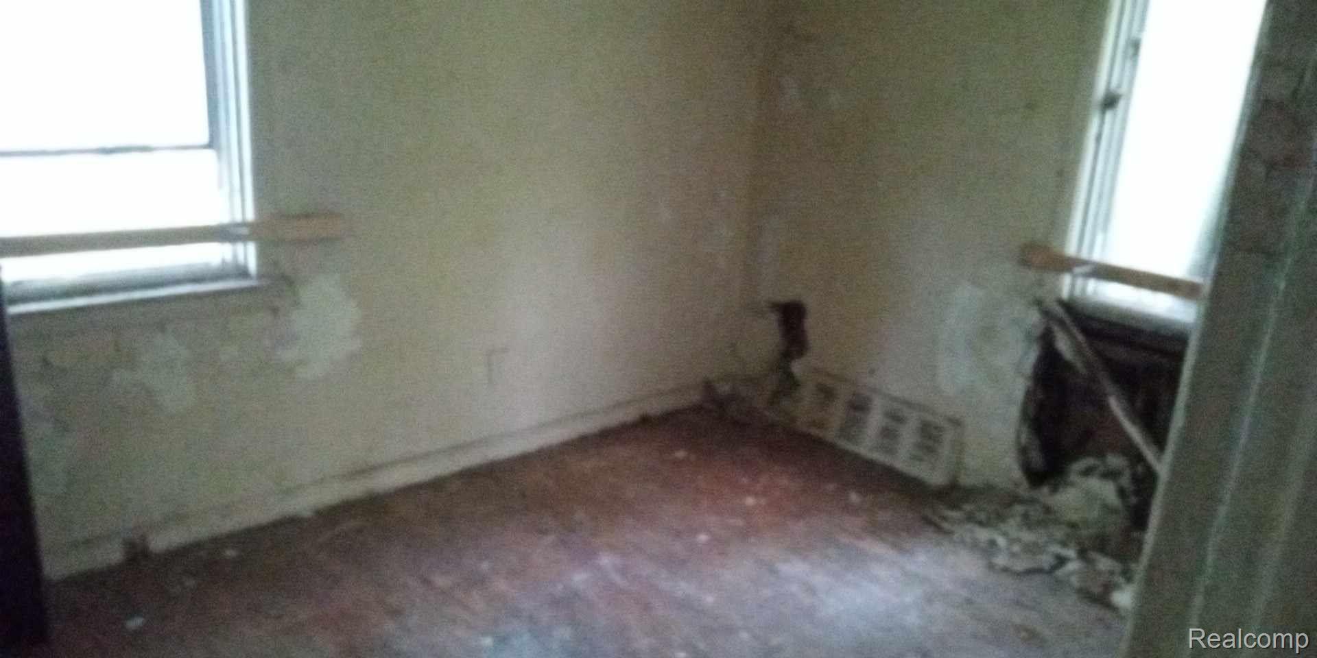 18620 Maine Street Detroit City MI 48234