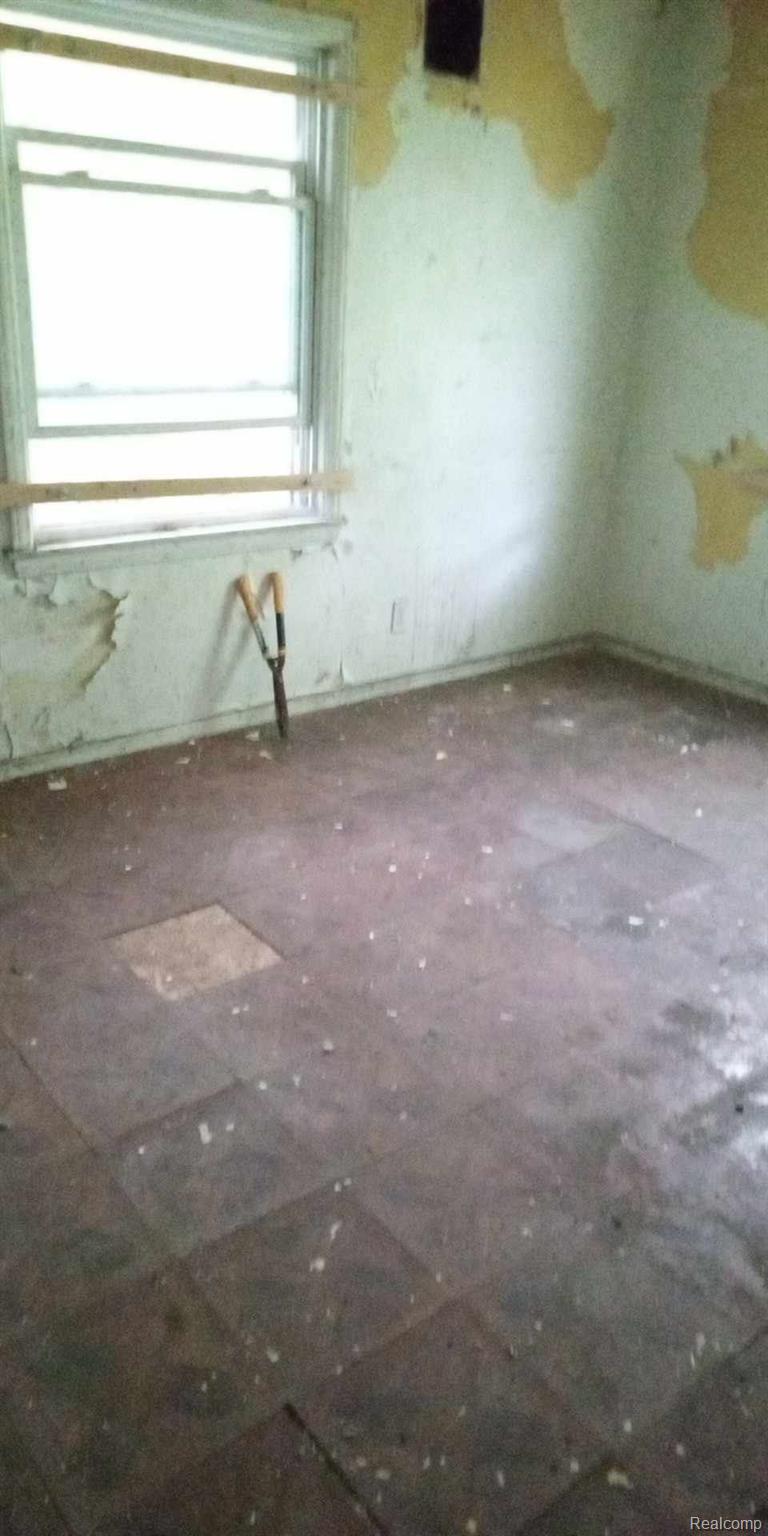 18620 Maine Street Detroit City MI 48234