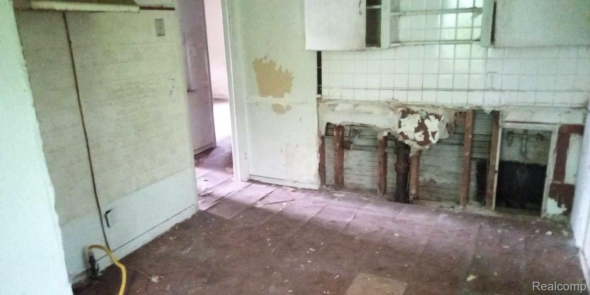 18620 Maine Street Detroit City MI 48234