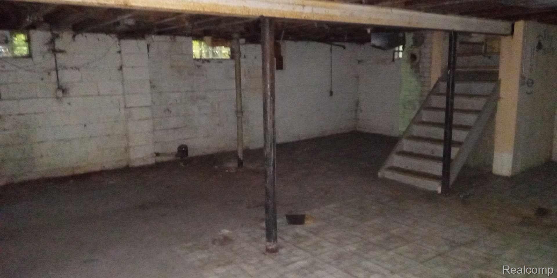 18620 Maine Street Detroit City MI 48234