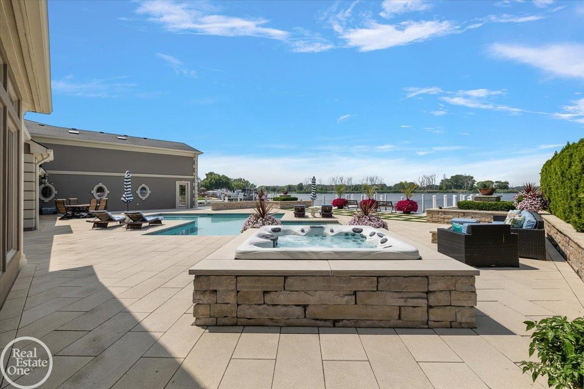 38371 Huron Pointe Drive Harrison Charter Township MI 48045