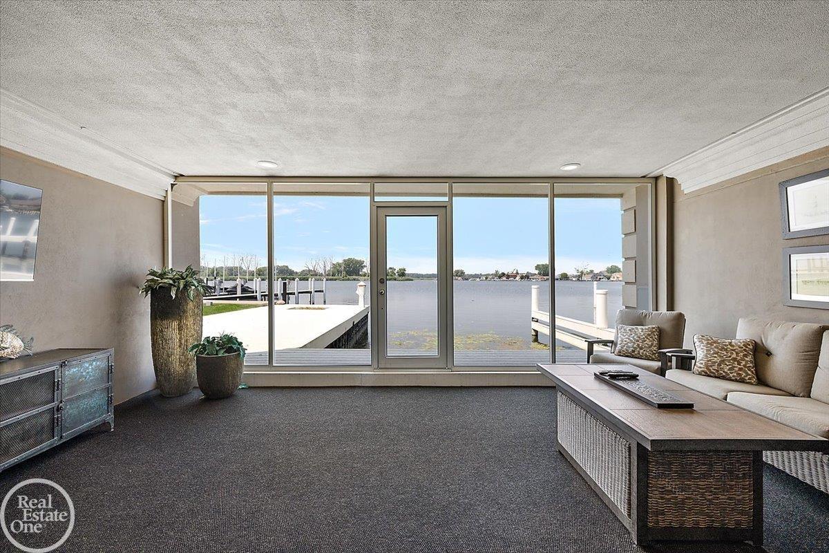 38371 Huron Pointe Drive Harrison Charter Township MI 48045