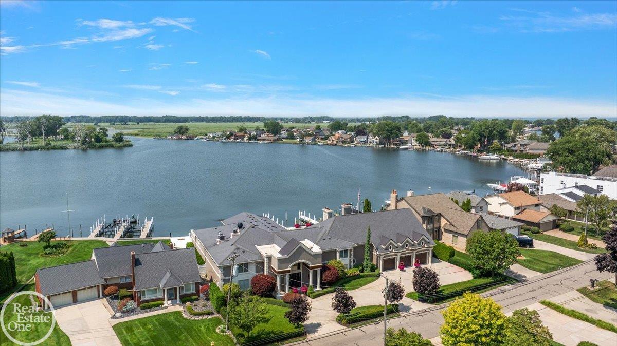 38371 Huron Pointe Drive Harrison Charter Township MI 48045