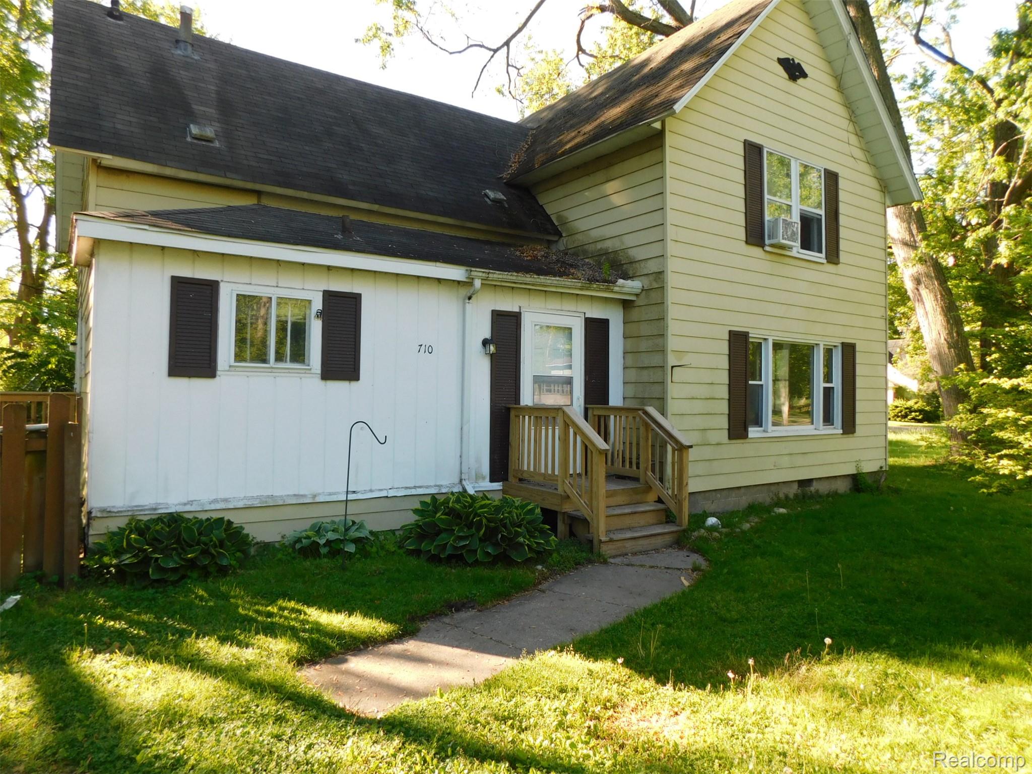 710 Washington Street Algonac City MI 48001