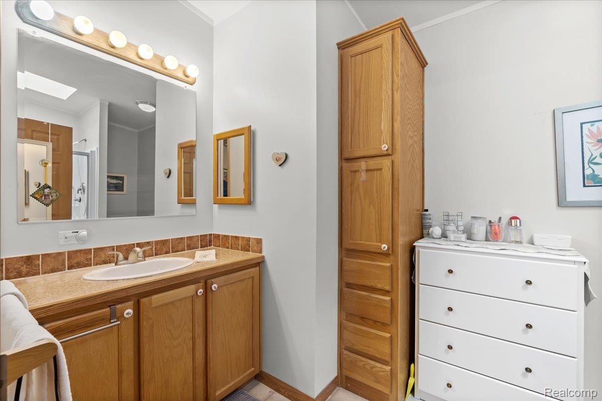 11092 Indianwood Court Green Oak Township MI 48178