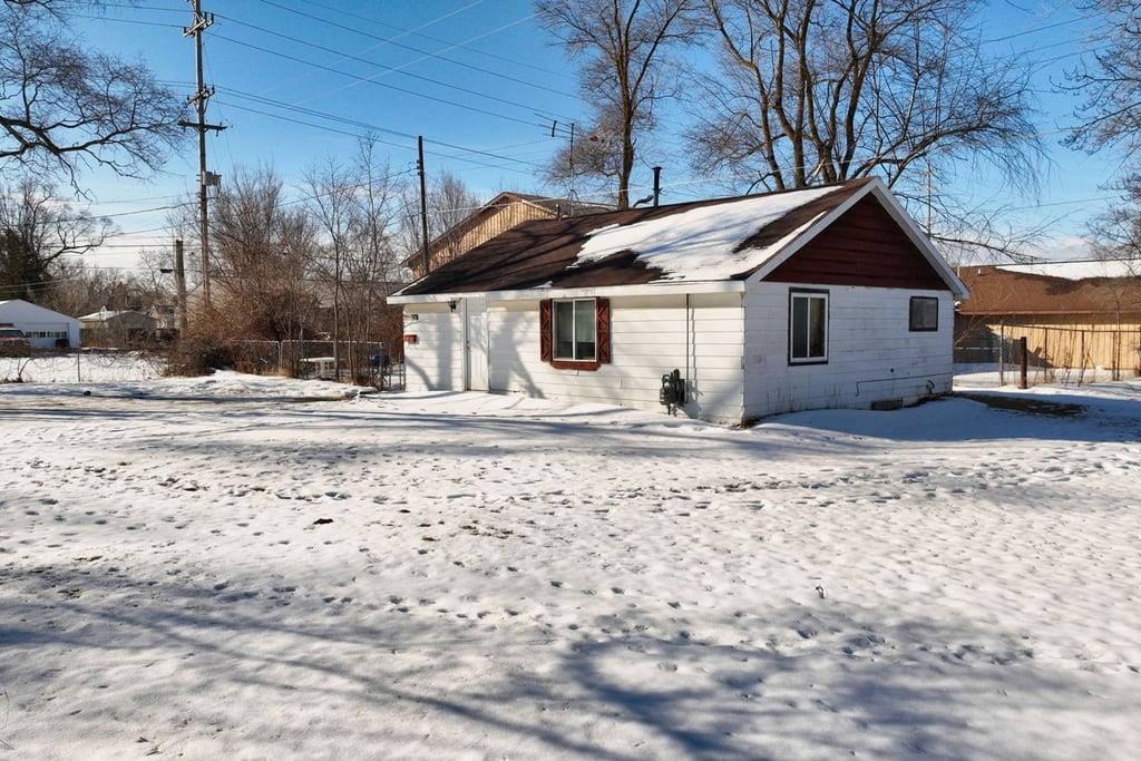 1205 N Kinney Avenue Mt. Pleasant City MI 48858