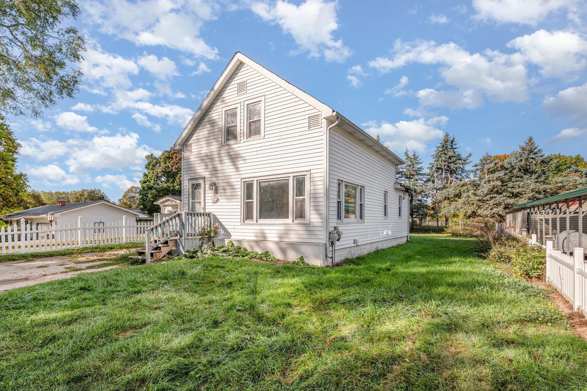 112 Windsor Street Alma City MI 48801