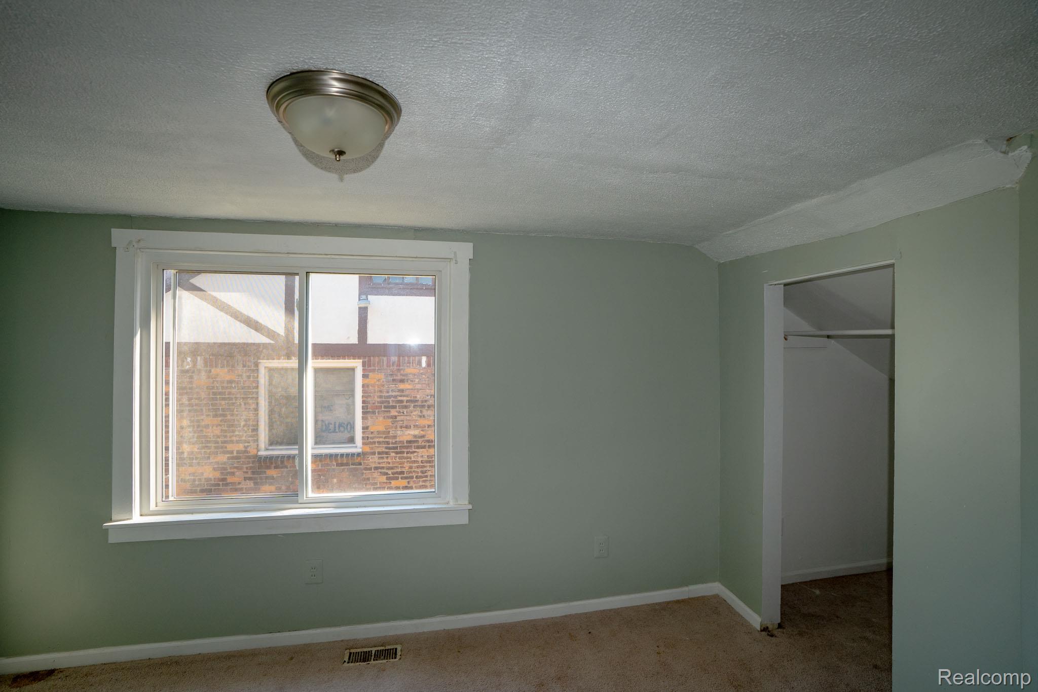 5266 Three Mile Drive Detroit City MI 48224
