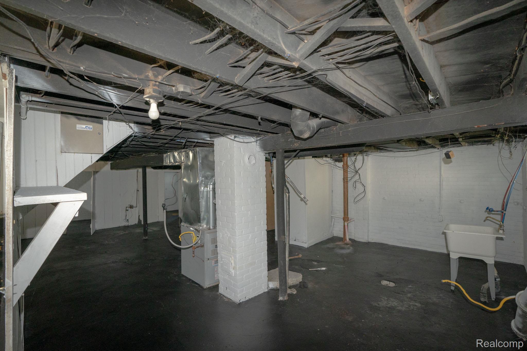 5266 Three Mile Drive Detroit City MI 48224