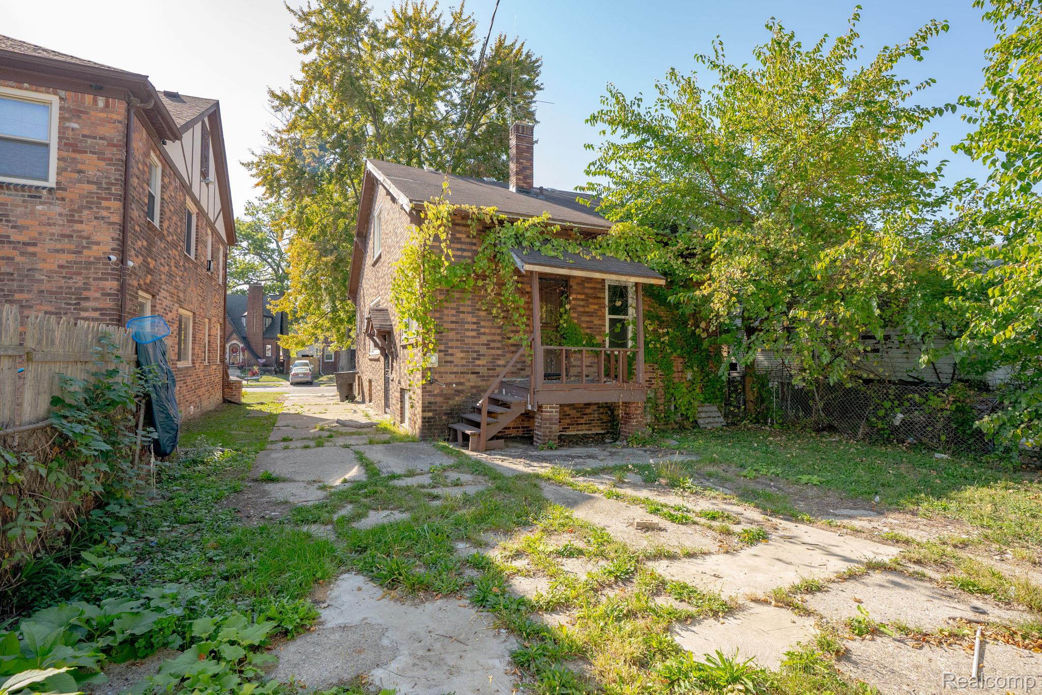 5266 Three Mile Drive Detroit City MI 48224