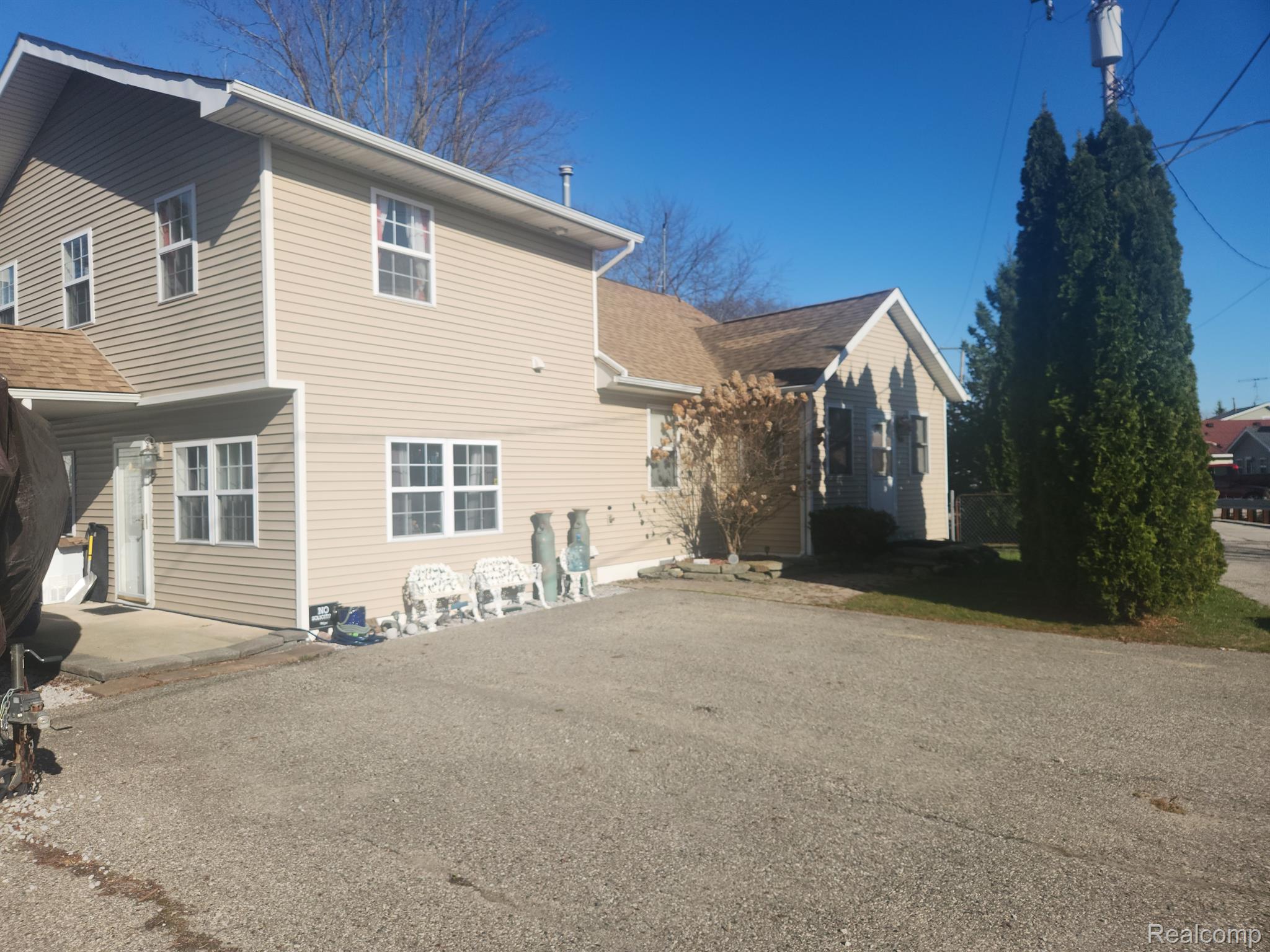 226 Roselawn Street Algonac City MI 48001