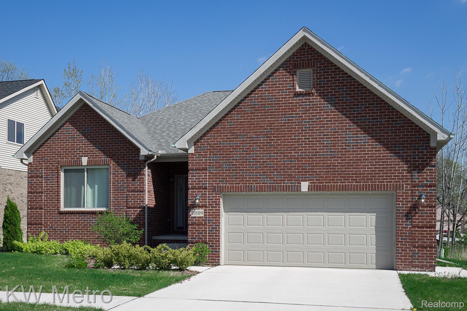 2696 John Bartley Circle Sterling Heights City MI 48310