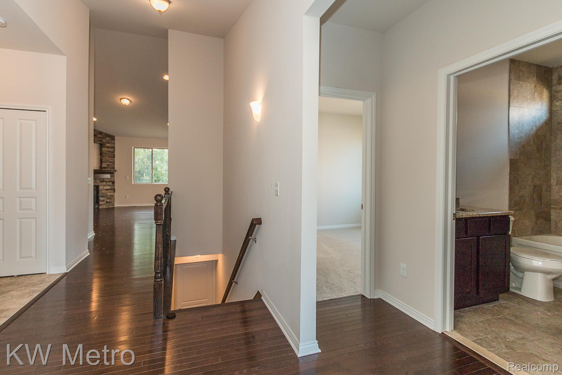 2696 John Bartley Circle Sterling Heights City MI 48310