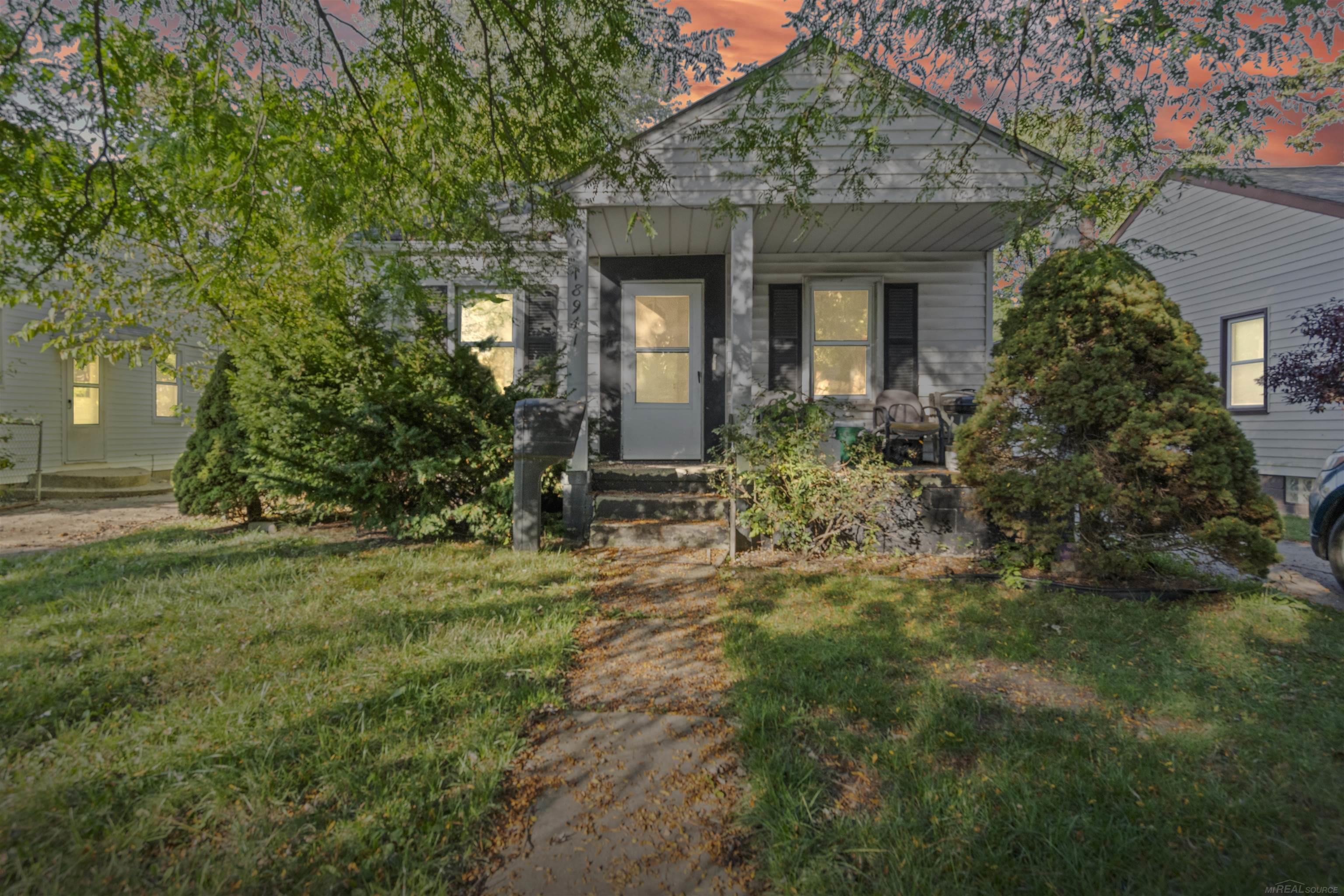 18941 Kingsville Street Harper Woods City MI 48225