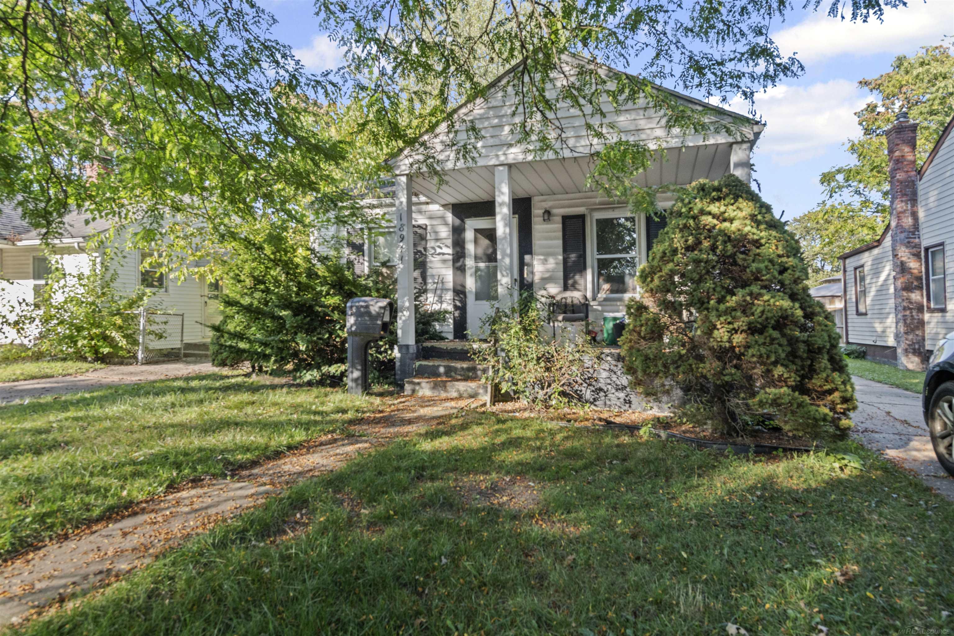 18941 Kingsville Street Harper Woods City MI 48225