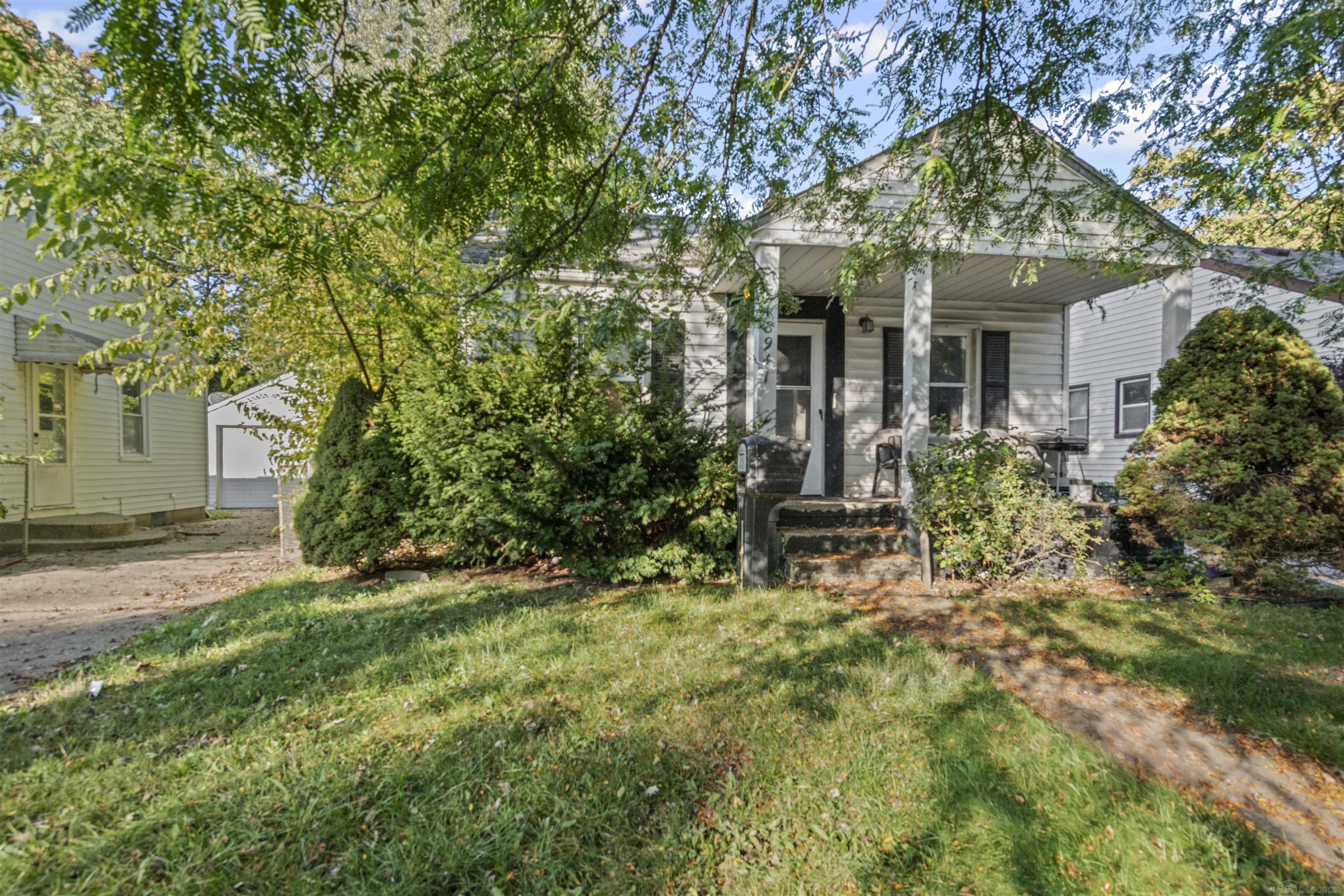 18941 Kingsville Street Harper Woods City MI 48225
