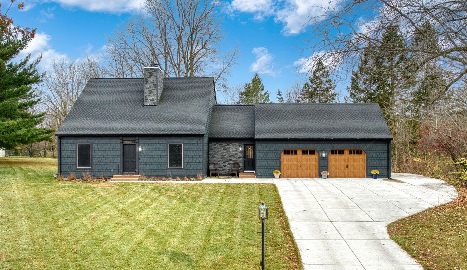 1544 Brookfield Court Adrian City MI 49221