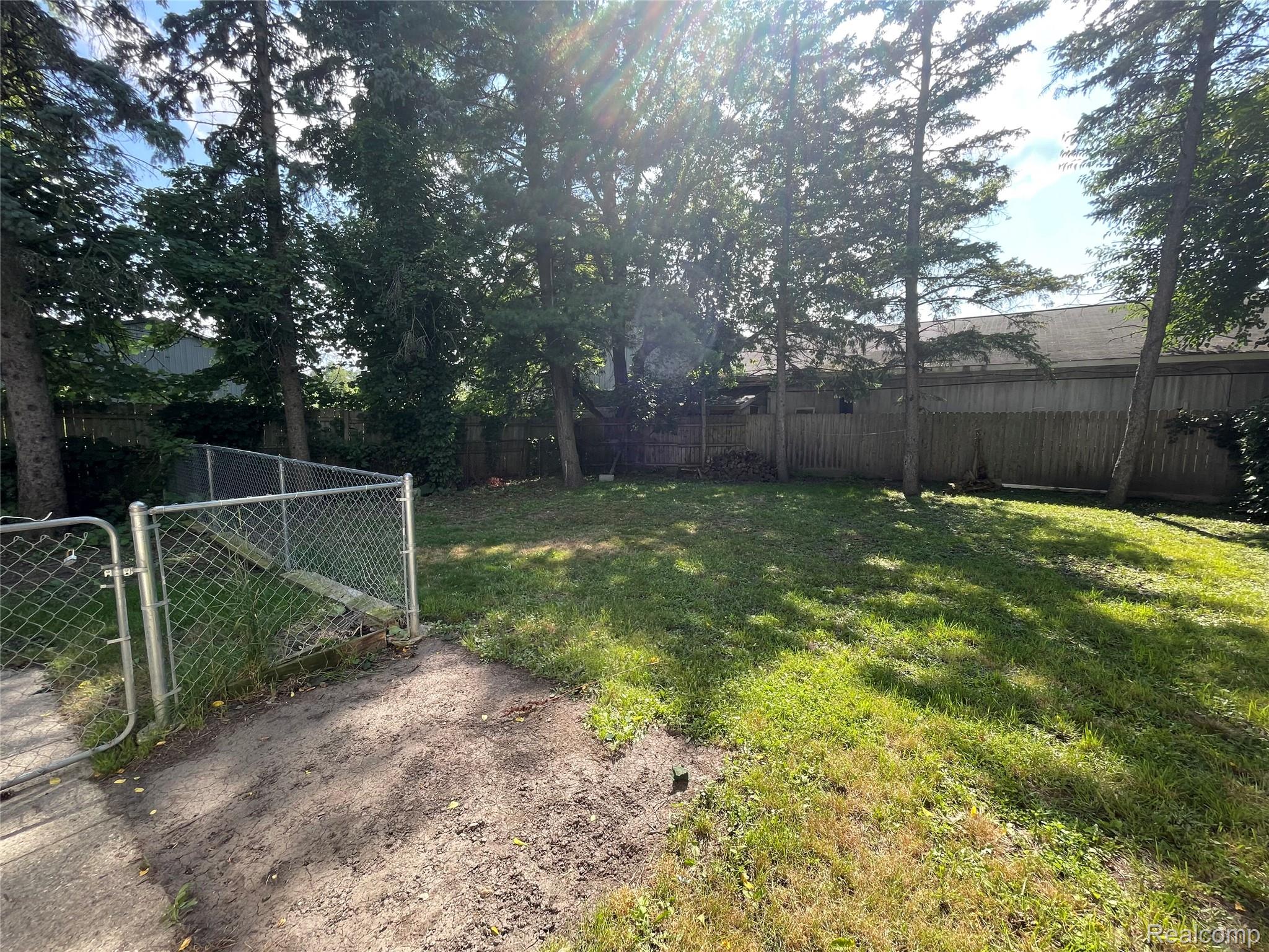 2021 Benjamin Street Saginaw City MI 48602