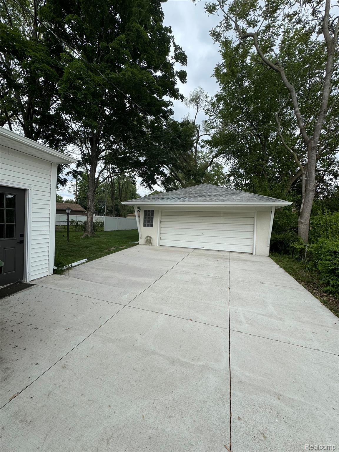 8511 Allen Road Allen Park City MI 48101